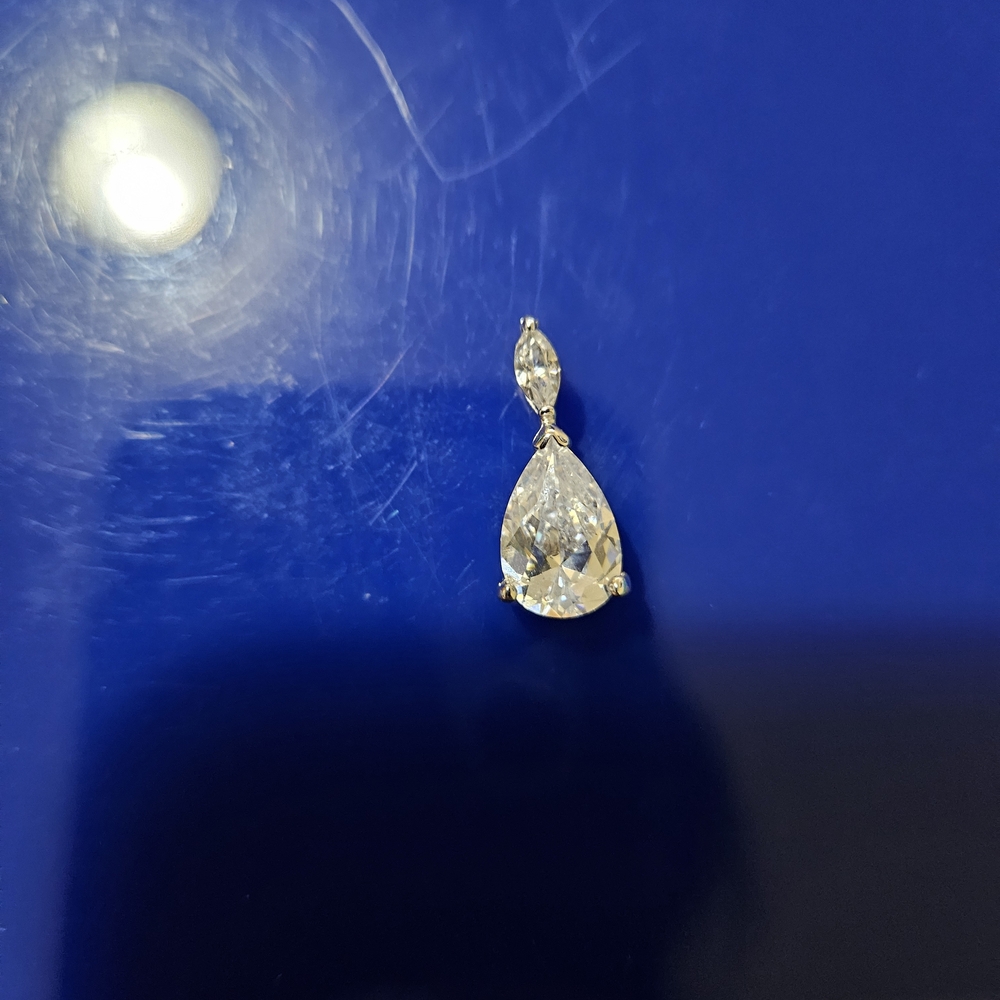 Elegant Silver Teardrop Pendant